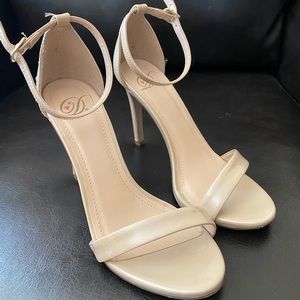 Heart in D Nude Heels